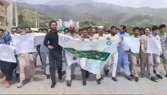 کے پی  سینٹر آف ایکسیلینس کا سوات  یونیورسٹی میں اے پی ایس خضدار بس  حملے  کی مذمت کیلئے سیمینار