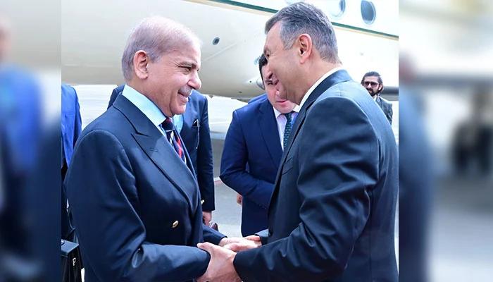 وزیر اعظم تاجکستان کے دارالحکومت دوشنبے پہنچ گئے