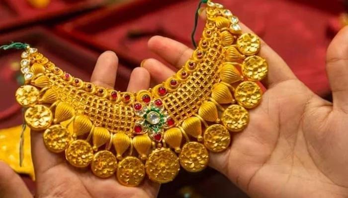 سونے کی فی تولہ قیمت میں مزید  کمی