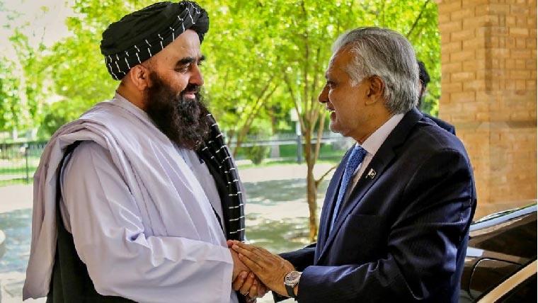 وزیر خارجہ اسحاق ڈار سے افغان ہم منصب کا رابطہ،، اعتماد کے فروغ کیلئے تعاون جاری رکھنے پر اتفاق