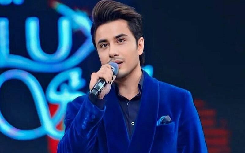 معروف گلوکارعلی ظفر نے  نئے ثقافتی گانے کے ریلیز کا اعلان کر دیا