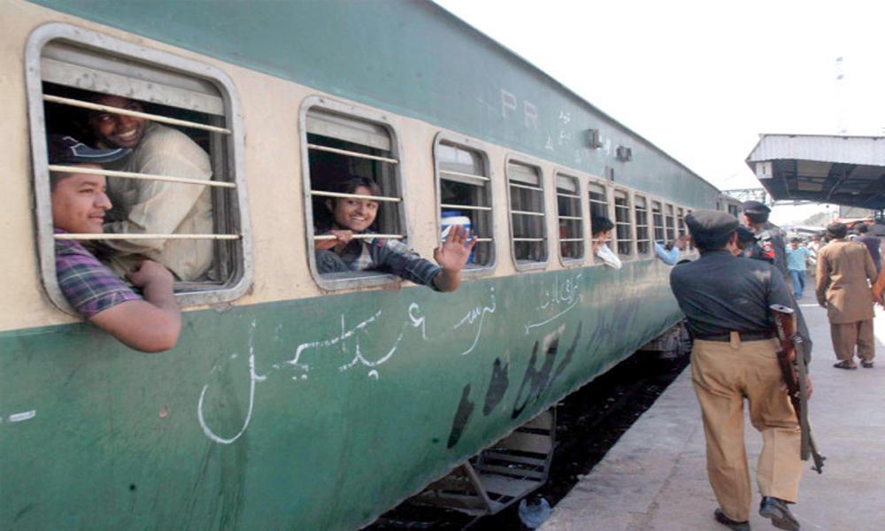 Eid special train departs from Quetta for Peshawar