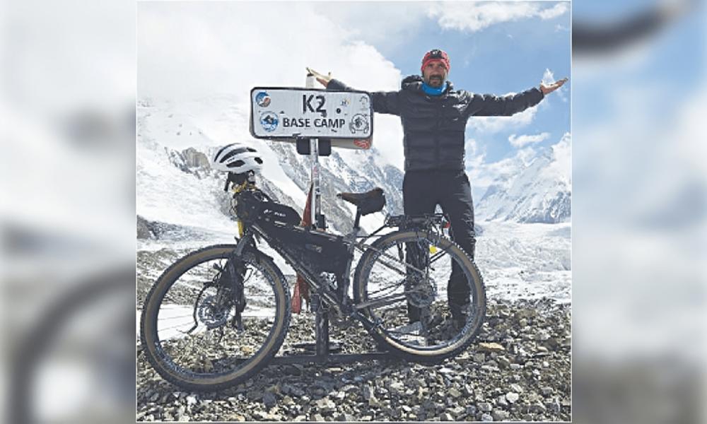 Polish cyclist sets first-ever record for ‘Karachi-K2’ bicycle journey