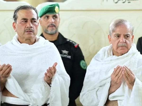 وزیرِ اعظم شہباز شریف اور فیلڈ مارشل عاصم منیر نے عمرہ کی سعادت حاصل کر لی