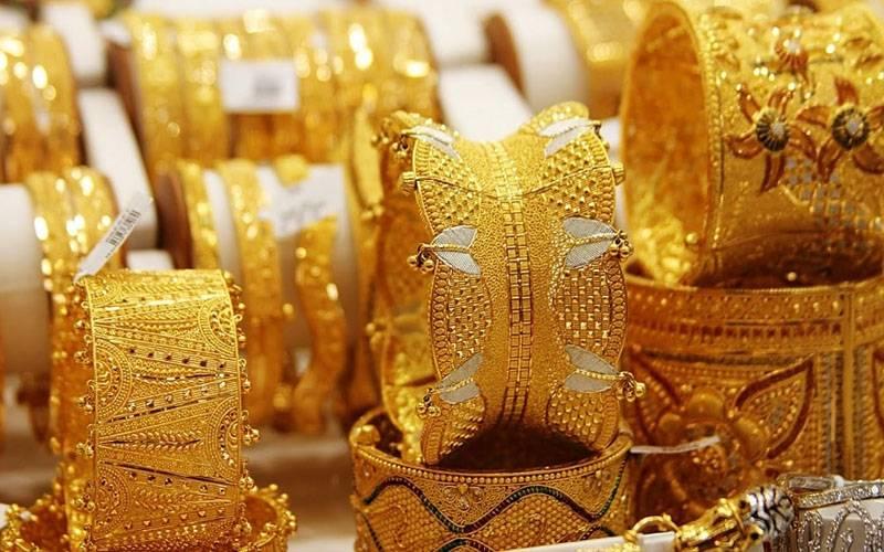 کاروباری ہفتے کے دوسرے روز سونا ہزاروں روپے سستا،فی تولہ کتنے کا ہو گیا؟