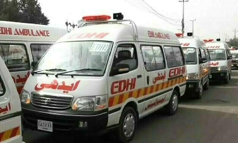  گجرات:دو کاروں کے درمیان  خوفناک تصادم ،خاتون سمیت3 افراد جاں بحق