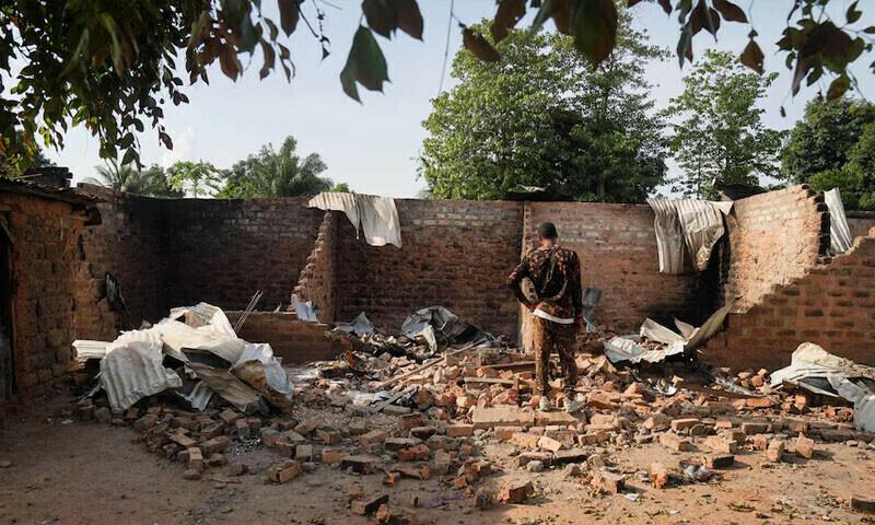 افریقی ملک نائجیریاکے گاؤں پر مسلح افراد کے حملے میں 100 افراد ہلاک