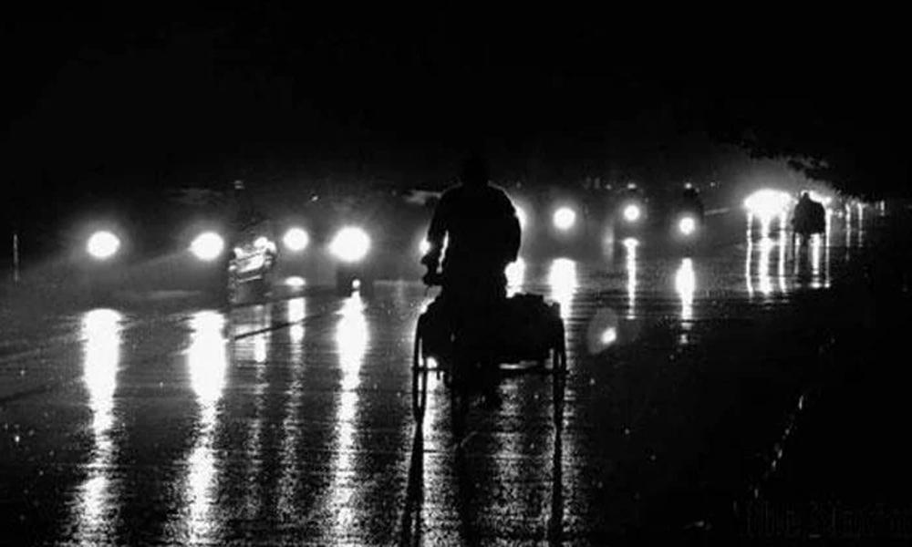 More than 200 feeders trip in Karachi rain, power outage in many areas