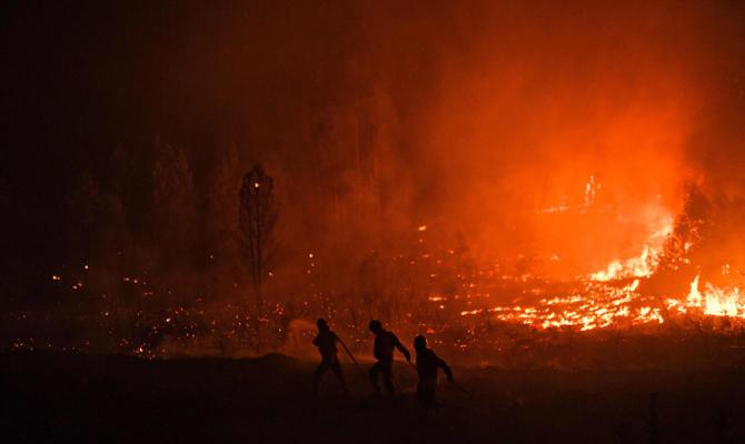 Europe battles blazes and brutal heat as heatwave intensifies