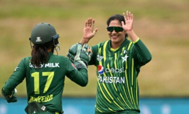Pakistan's Sadia Iqbal retains top spot in ICC Women's T20 bowler rankings