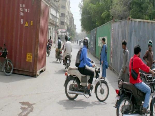 شہر قائد میں  8 محرم الحرام کے جلوس کیلئے مارکیٹس اور دکانوں کو سیل کر دیا گیا
