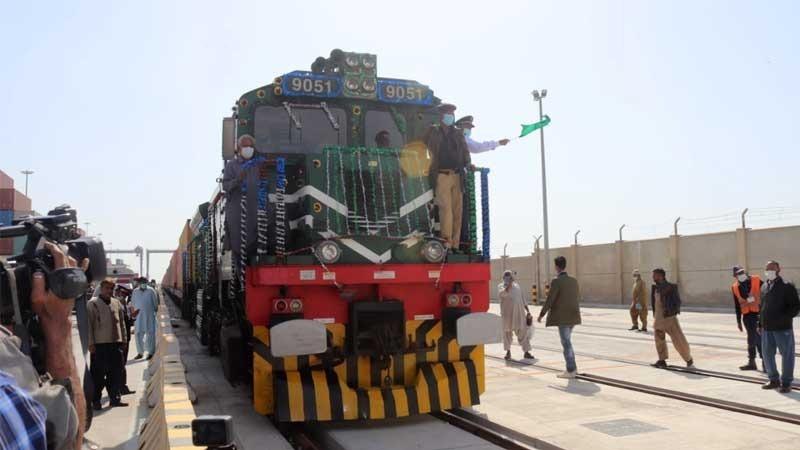 کراچی: پاکستان کے پہلے مال بردار ٹرين ٹريک کا افتتاح