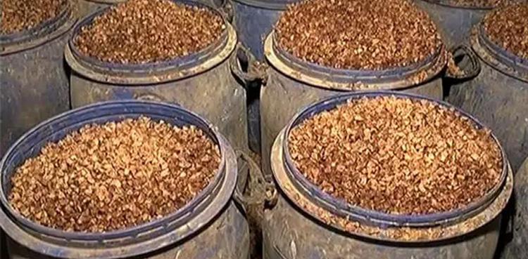 Sindh police give 10-day deadline to personnel to quit gutka, mawa use