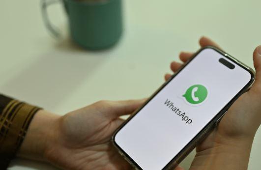 WhatsApp introduces new feature to show how many people are typing in group chats