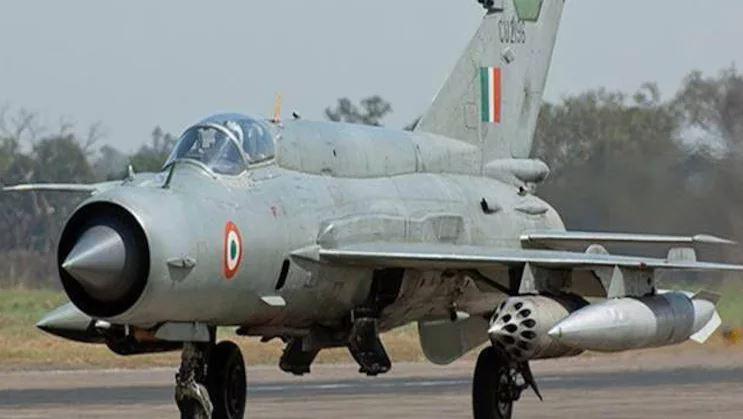 MiG-21 Bison fighter jet crashes in India's Barmer area, pilot remains safe