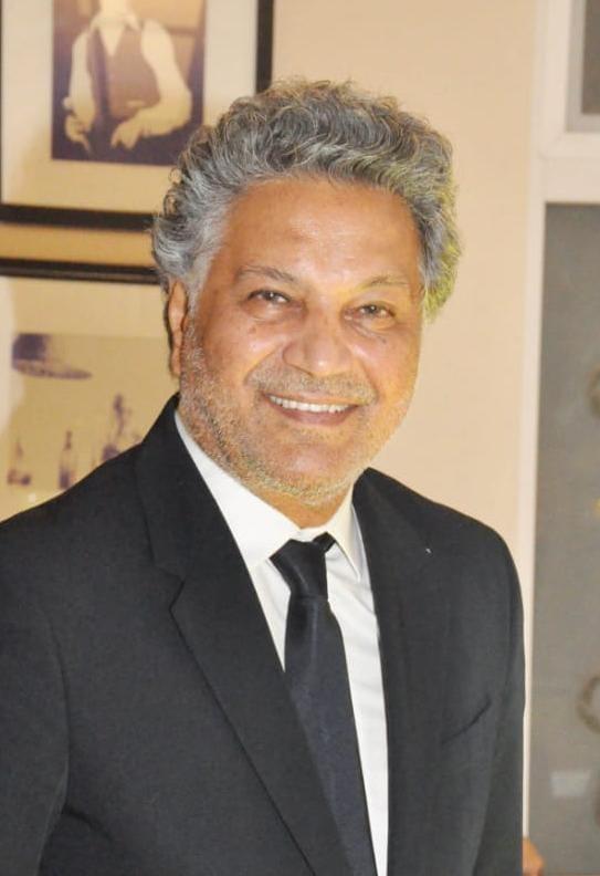 عالمی شہرت یافتہ فیشن ڈیزائنرمحمود  بھٹی نے فرانسیسی خاتون کے حوالے سے وضاحتی بیان جاری کردیا