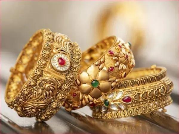 سونے کی قیمت میں مسلسل تیسرے روز بڑی کمی،فی تولہ کتنےکا ہو گیا؟