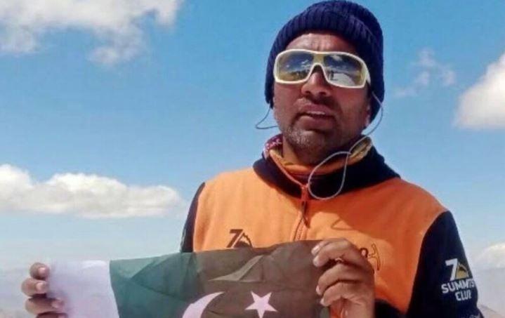 Climber Iftikhar Hussain dies in K2 avalanche, foreign mountaineer injured
