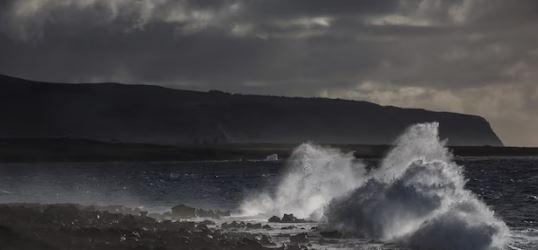 Tsunami alert issued after earthquakes off Russian coast