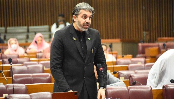 Pakistan's exports soar 25pc in first quarter, Ali Muhammad Khan tells Senate