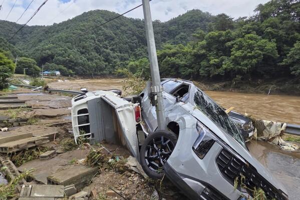 Severe flooding in South Korea claims 17 lives, 11 missing