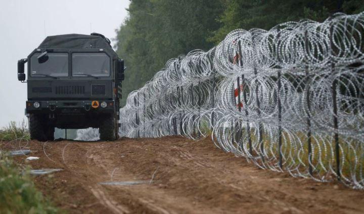 Poland begins work on new EU-Belarus border wall