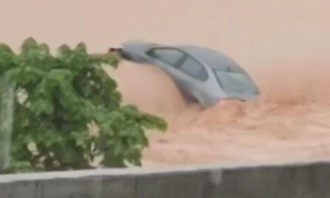 Rawalpindi floodwaters: Retired colonel’s body found, search for daughter continues