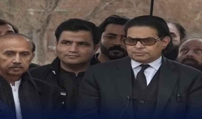 شاہ محمود قریشی پارٹی قیادت نہیں سنبھال رہے، لیڈر صرف بانی پی ٹی آئی  ہیں، سلمان اکرم راجہ