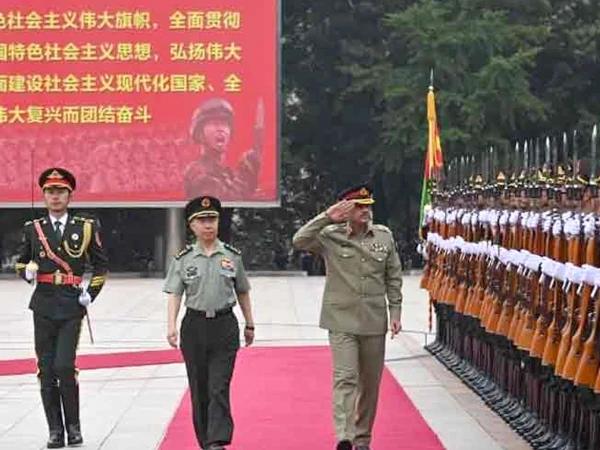فیلڈ مارشل جنرل سید عاصم منیر کو دورۂ چین کے دوران گارڈ آف آنر پیش