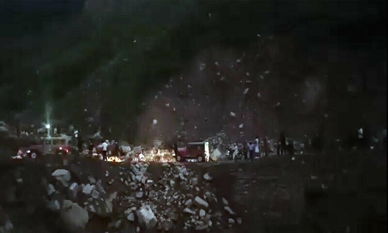 کاغان: جھیل سیف الملوک روڈ پر کلاؤڈ برسٹ اورتودہ گرنے سے 500 سے زائد سیاح پھنس گئے