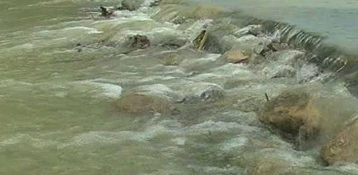 PDMA Punjab issues flood alert for Chenab, Jhelum rivers