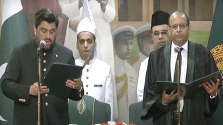 جسٹس ظفر احمد راجپوت نے قائم مقام چیف جسٹس سندھ ہائیکورٹ کے عہدے کا حلف اٹھا لیا