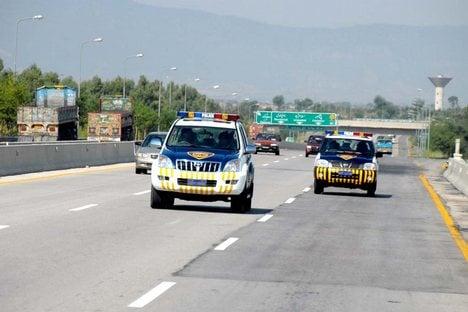 Man booked for crossing motorway on foot near Lahore