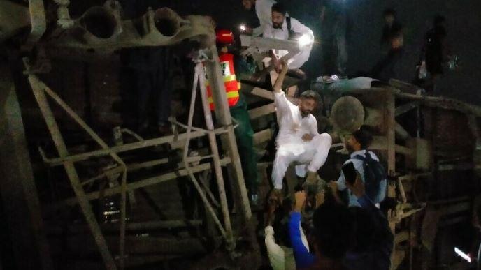 At least 25 injured as passenger train derails near Lahore