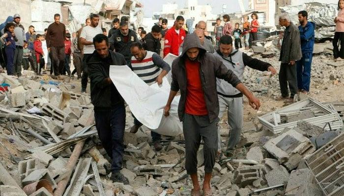 غزہ پر اسرائیلی  جارحیت جاری، امداد کے منتظر 13 افراد سمیت 36 فلسطینی شہید