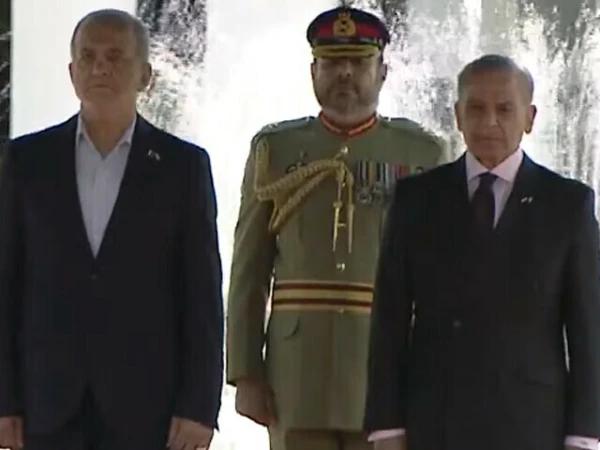 ایرانی صدر  ڈاکٹر مسعود پزشکیان وزیر اعظم ہاؤس آمد، مسلح افواج کی طرف سے گارڈ آف آنر پیش