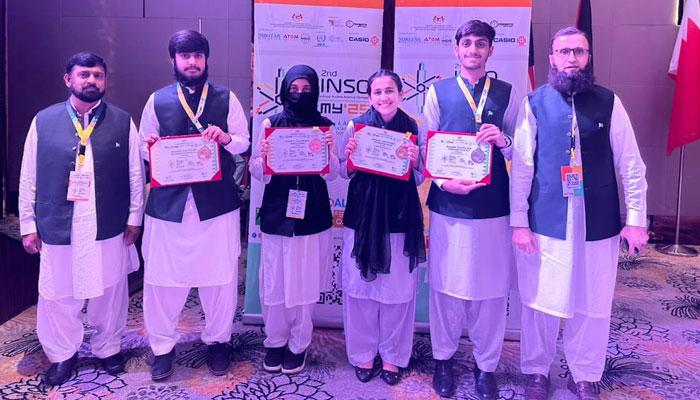 پاکستانی طلبہ نے انٹرنیشنل نیوکلیئر سائنس اولمپیاڈ میں 4 میڈلز  جیت لیے