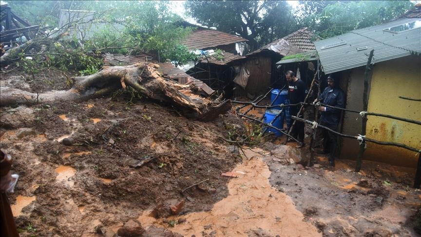 Massive mudslide strikes northern India