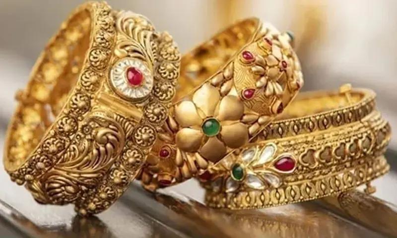مسلسل تین روز کے اضافے کے بعد سونے کی قیمت میں نمایاں کمی،فی تولہ کتنے کا ہو گیا؟