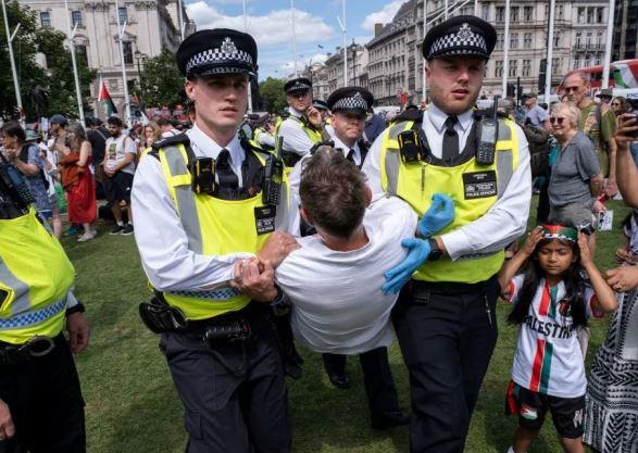 Police detain hundreds at pro-Palestine demonstration in London