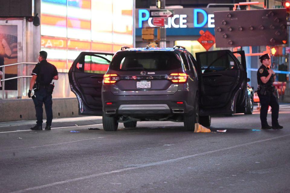 Teen opens fire in Times Square, injures three