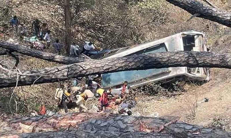 مظفر آباد : باراتیوں کی گاڑی کھائی میں گر نے سے  5 افراد جاں بحق ، 9 زخمی