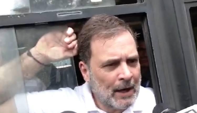 Delhi police detain opposition leaders Rahul, Priyanka Gandhi