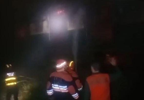 Train coach catches fire near Islamabad’s Phase 5 bridge