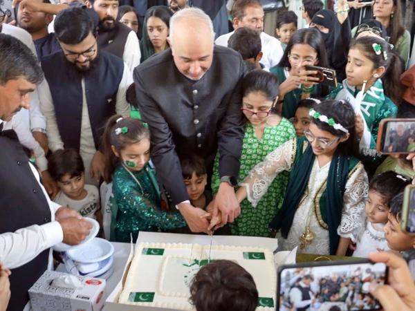 ابو ظہبی میں یوم آزادی پاکستان کی شاندار تقریب، لوگوں کی بڑی تعداد میں شرکت