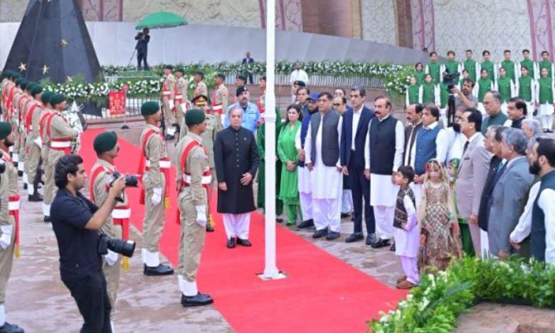 PM Shehbaz hoists national flag to mark 78th I-Day