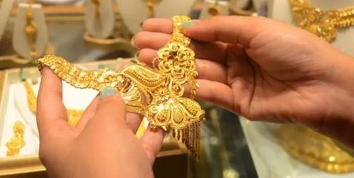 Gold prices down, silver unchanged in local market
