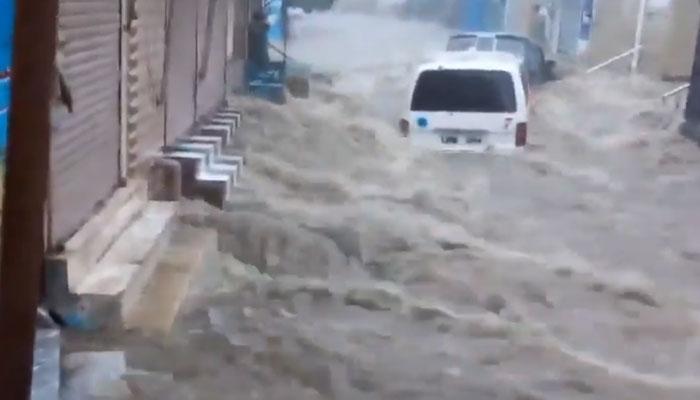 صوابی : کلاؤڈ برسٹ اور لینڈسلائیڈنگ نے ہر طرف تباہی مچا دی،15 افراد کے جاں بحق