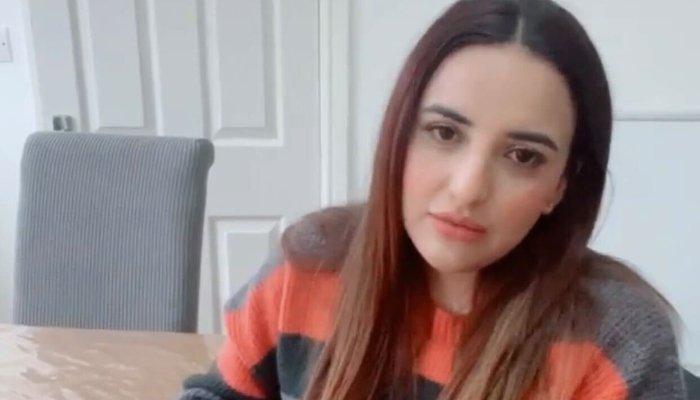حریم شاہ پیسوں کے ساتھ ویڈیو بنانے کے بعد مشکل میں پھنس گئیں