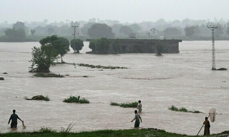 Over 7,000 stranded as floodwaters inundate south Punjab